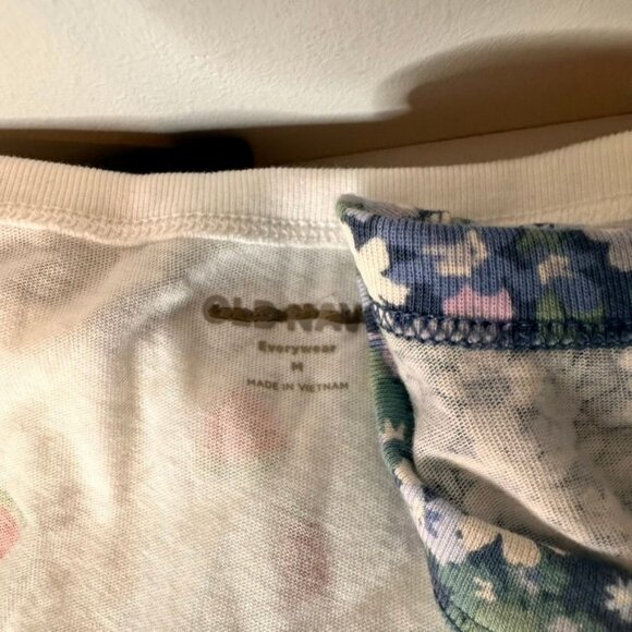 NEW Old Navy Womens M Lot of 5 Tees Bundle Floral Casual Fruit Stripe Everyday - Picture 7 of 11